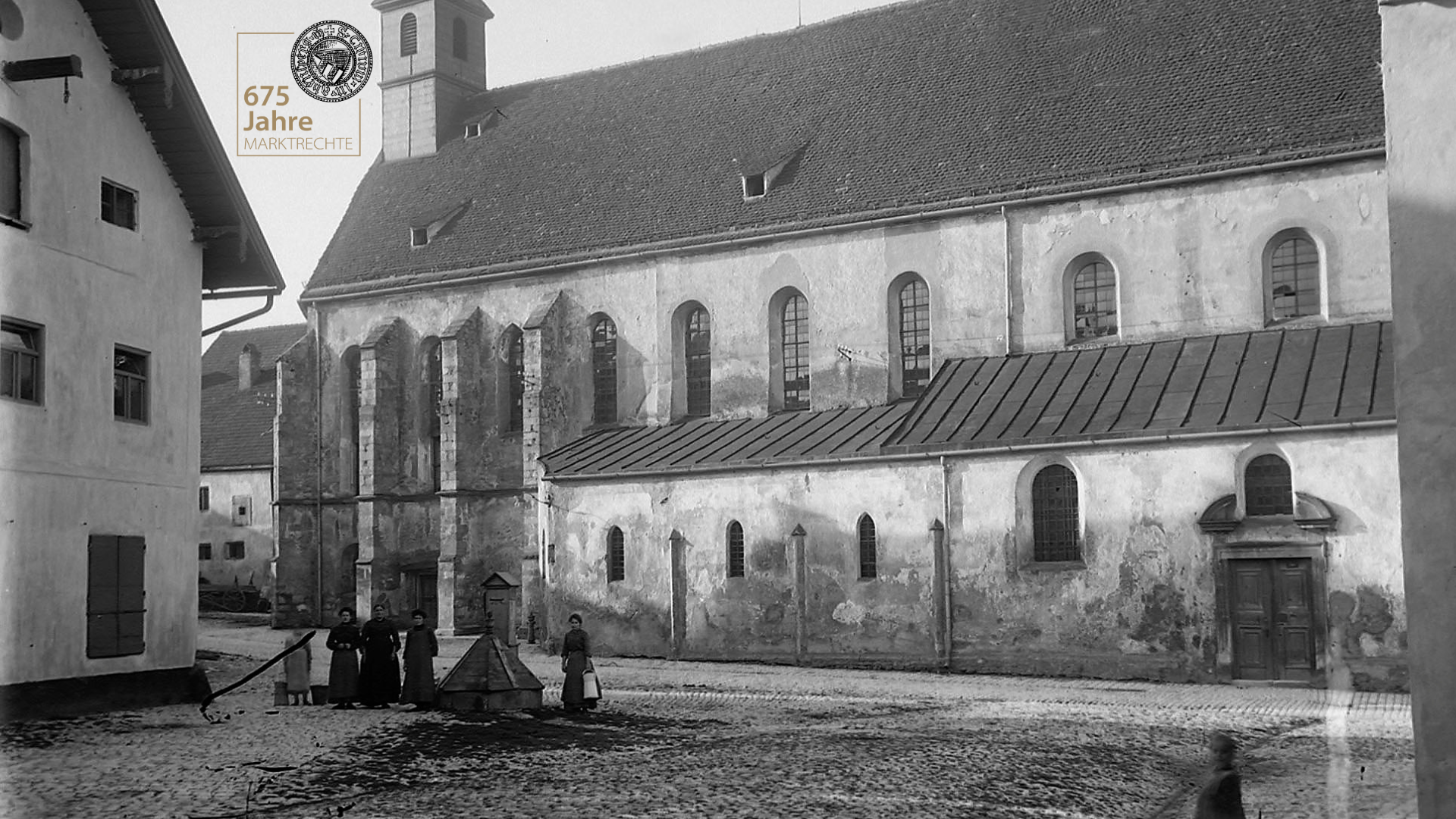 historischer Karmelitenplatz mit Klosterkirche