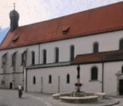 Karmelitenplatz und Klosterkirche Abensberg